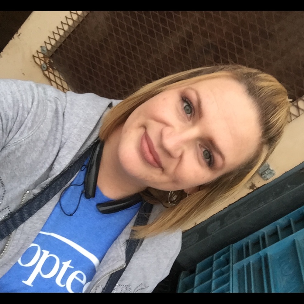 Meet your Posher, Danielle